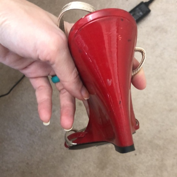 Lauren Ralph Lauren Berdy Red & Gold Open Toe Patent Leather Wedge Sandal Sz 9 - Picture 9 of 9